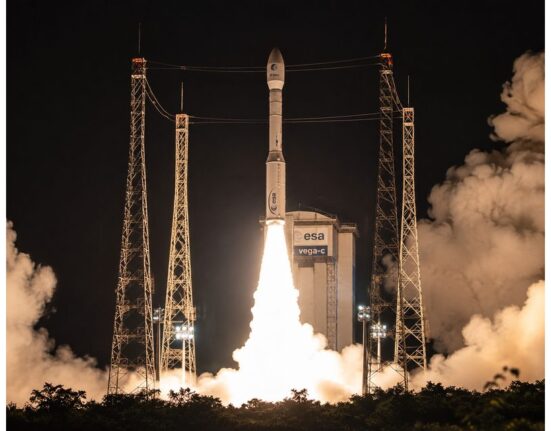 Istorinis startas: zondas „Smile“ ištirs nematomą Žemės skydą nuo saulės vėjo