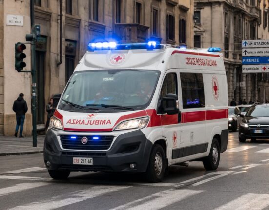 Nelaimė Šiaurės Italijoje: į pėsčiųjų minią Modenoje rėžęsis automobilis sužeidė aštuonis žmones