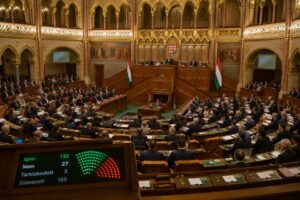 Vengrijos parlamentas pasipriešino Viktoro Orbano sprendimui: nubalsuota už pasilikimą Tarptautiniame Baudžiamajame Teisme