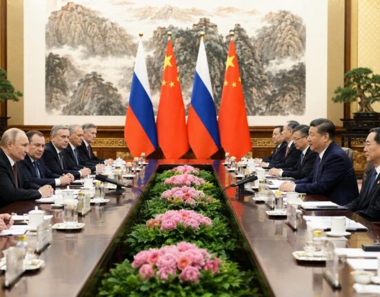 Viršūnių susitikimas Pekine: Xi Jinpingas ir Vladimiras Putinas demonstravo tvirtus ryšius
