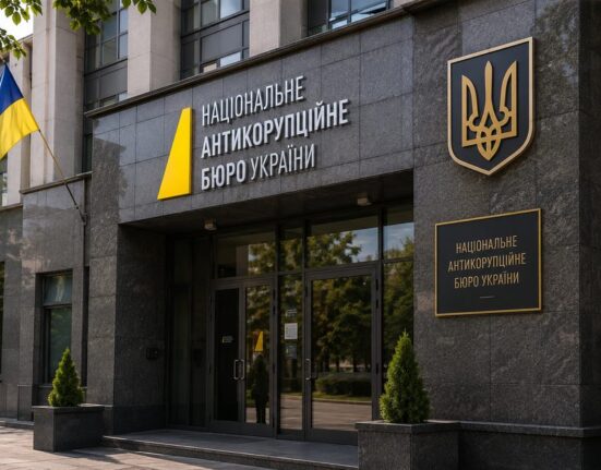 Ukrainoje plečiasi korupcijos tyrimas: kaltinimai pareikšti buvusiam Zelenskio štabo vadovui