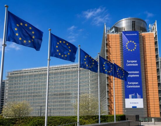 Europos Komisija pateikė 200 milijardų eurų vertės 2027 metų ES biudžeto projektą: dėmesys saugumui ir Ukrainai