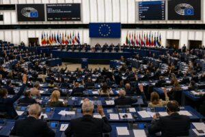 Viena intensyvi diena Europos Parlamente: sprendimai dėl skaitmeninio euro, karinio mobilumo ir kovos su hibridinėmis grėsmėmis