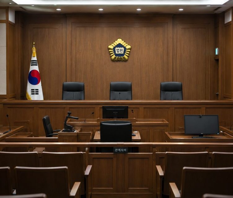 Buvusiam Pietų Korėjos prezidentui skirta griežta bausmė: Yoonas nuteistas trisdešimčiai metų kalėjimo