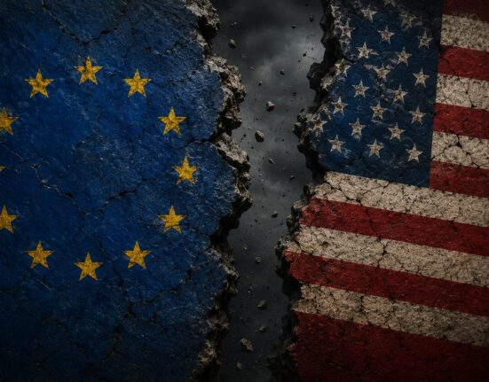 Europiečių pasitikėjimas Jungtinėmis Valstijomis pasiekė žemumas: tik vienas iš dešimties laiko JAV sąjungininke