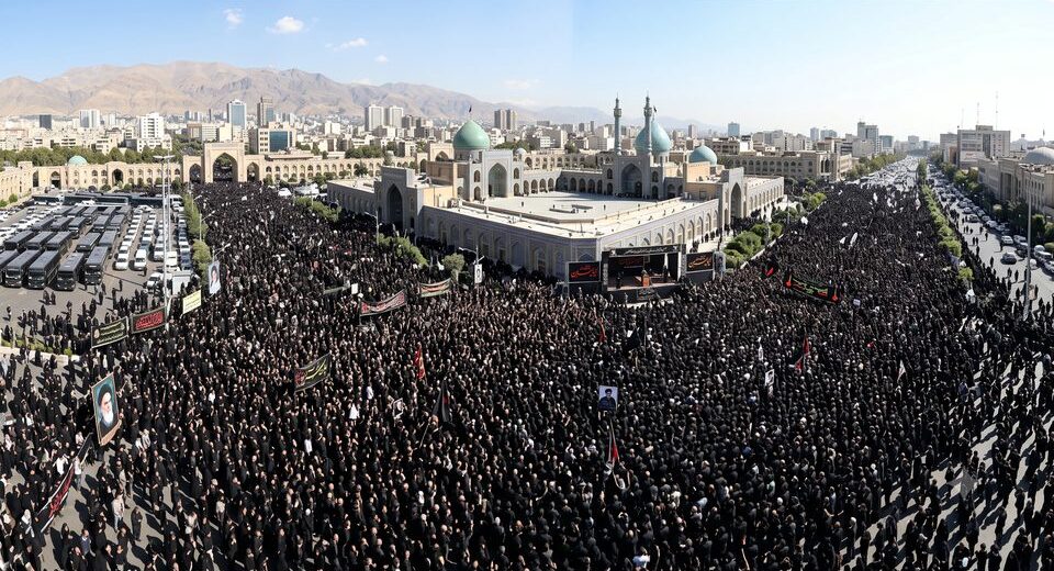 Masinės Ali Khamenei laidotuvės Irane: politinės žinutės pasauliui ir mįslingas naujojo lyderio dingimas