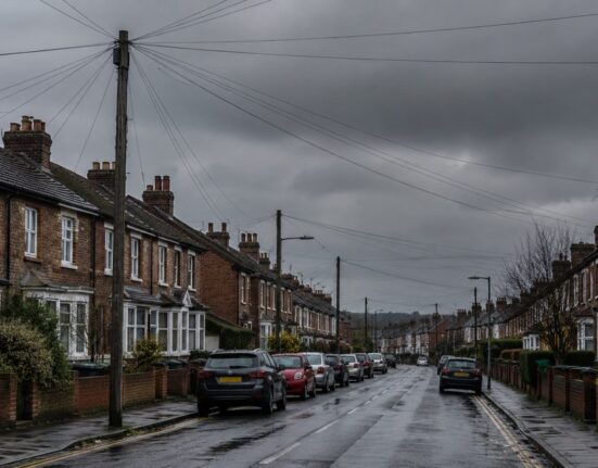 Didžiosios Britanijos energetikos krizė: Ofgem pakėlė kainų ribą 13,5 procento