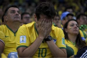 Pasaulio futbolo čempionato sensacijos: Haalandas eliminavo Braziliją, o Trumpo skambutis sukėlė FIFA skandalą