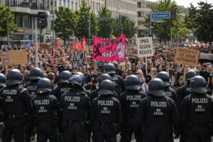 Masiniai protestai Vokietijoje: tūkstančiai stojo prieš AfD populiarumo viršūnę