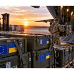 ES mobilizuoja 4,9 mlrd. eurų paramai Ukrainai: lėšos skirtos karinei pagalbai ir karių mokymams