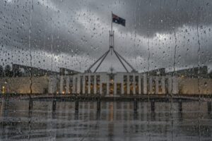 Išpuolis prieš Helen Haines sukrėtė Australiją: automobilio taranavimas, amputuotos kojos ir politinio smurto epidemija