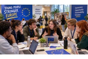 Jaunoji karta bunda: naujas „Eurobarometro“ tyrimas rodo rekordinį jaunimo pilietinį aktyvumą ir nerimą dėl pragyvenimo išlaidų