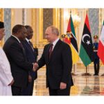 Rusijos ir Afrikos viršūnių susitikimas Maskvoje: V. Putino diplomatinis flirtas, kova su Kinijos šešėliu ir pagyros E. Muskui